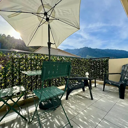 T2 Avec Terrasse-corte * Corte (Corsica)